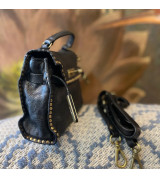 Sara - Borsa monospalla mini in pelle di  con rivetti