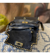 Sara - Borsa monospalla mini in pelle di  con rivetti